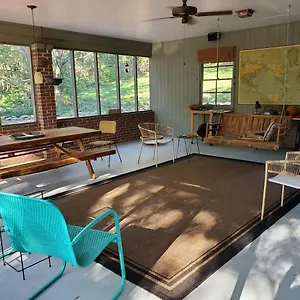 Holiday home Elegance Enjoy Southern Comfort In Style