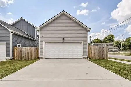 New Build 5 Min To Broadway Sleeps 10 Villa Nashville United States