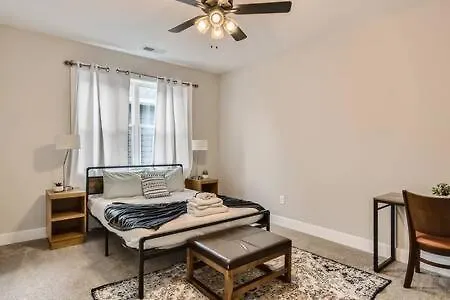 New Build 5 Min To Broadway Sleeps 10 Villa Nashville