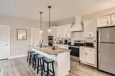 New Build 5 Min To Broadway Sleeps 10 Villa Nashville