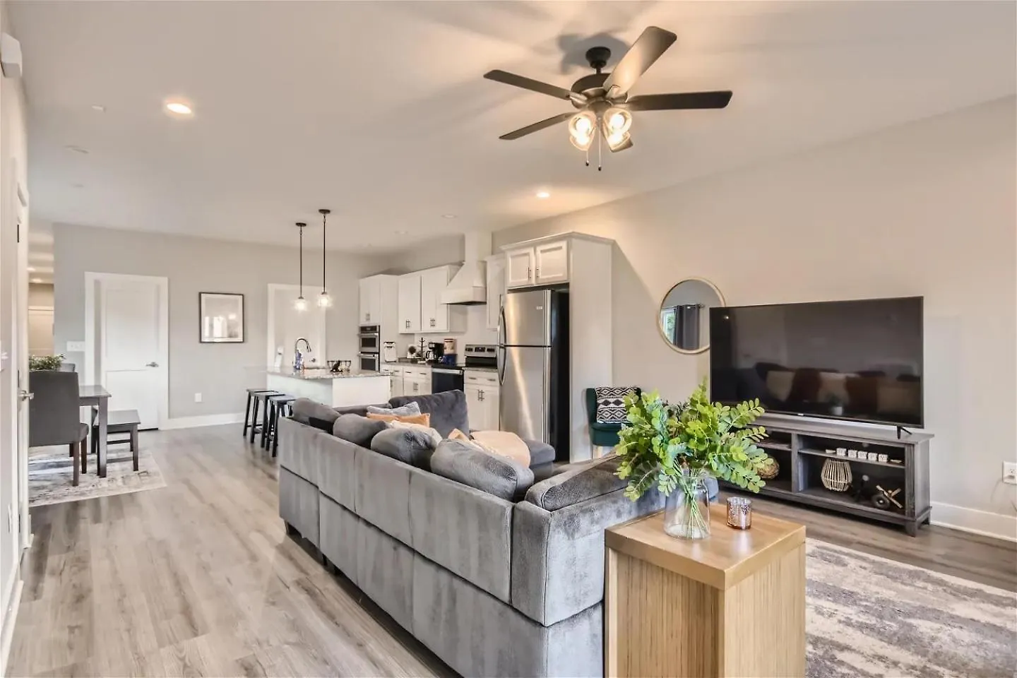 New Build 5 Min To Broadway Sleeps 10 Villa Nashville